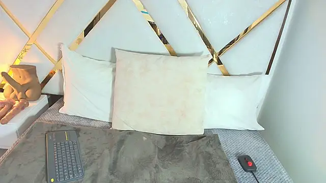 Slut Milf  online show from November 1, 4:23 pm