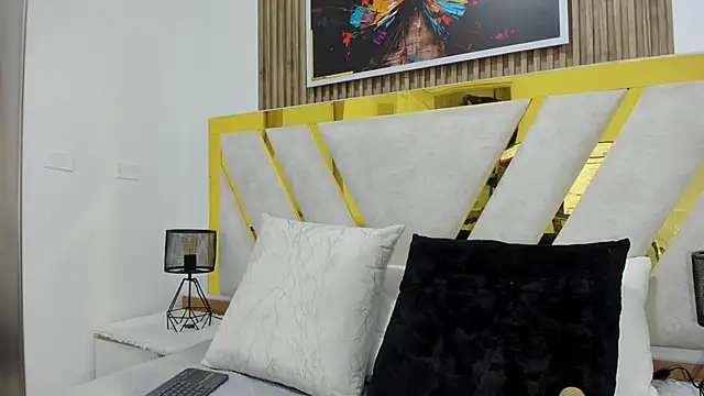 Slut Milf  online show from December 21, 1:02 pm