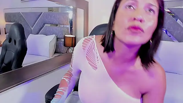 Slut Milf  online show from April 9, 8:04 pm