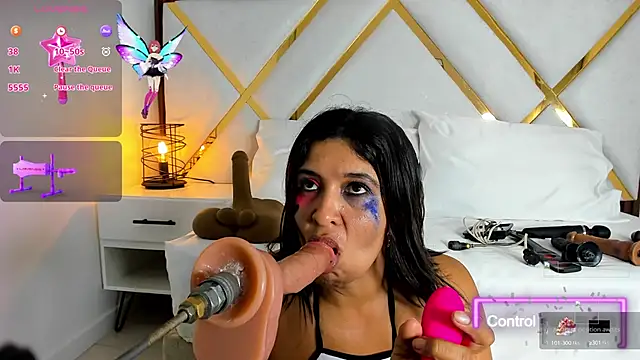 Snapshot of Slut_Milf_ chatting on October 15, 9:23 pm Slut Milf  online show from October 15, 9:23 pm