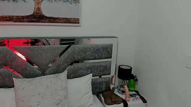 Slut Milf  online show from December 20, 7:39 pm