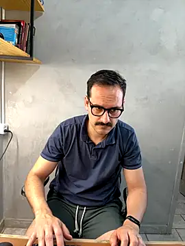 Snapshot of Superdad chatting on October 6, 5:13 pm Superdad online show from October 6, 5:13 pm
