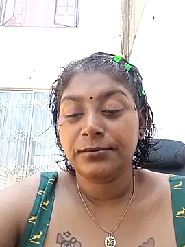 Snapshot of indiansuga chatting on October 23, 8:35 am indiansuga online show from October 23, 8:35 am