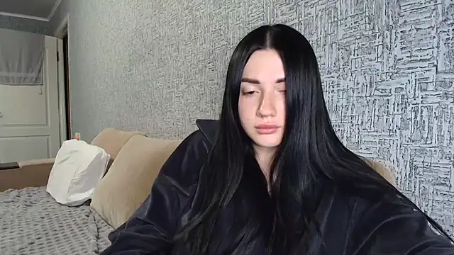 Liana diva online show from April 18, 2:30 pm