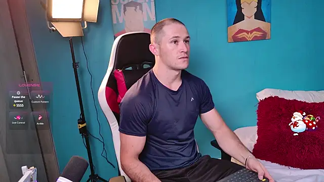 Snapshot of AxelFairchaild chatting on February 18, 2:16 pm AxelFairchaild online show from February 18, 2:16 pm