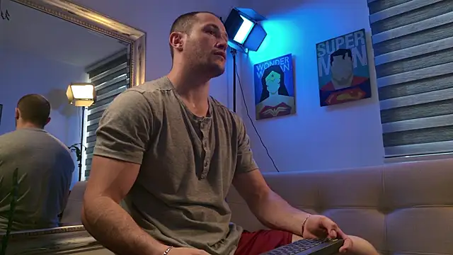 Snapshot of AxelFairchaild chatting on July 16, 1:52 pm AxelFairchaild online show from July 16, 1:52 pm