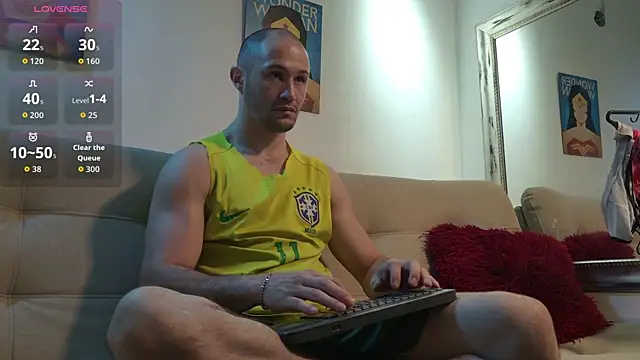 Snapshot of AxelFairchaild chatting on June 12, 12:47 pm AxelFairchaild online show from June 12, 12:47 pm