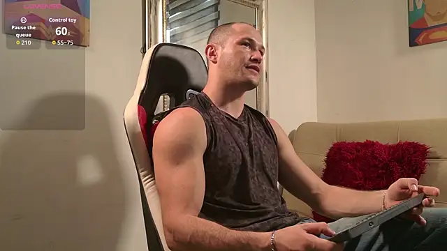 Snapshot of AxelFairchaild chatting on June 16, 1:33 pm AxelFairchaild online show from June 16, 1:33 pm