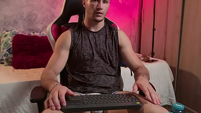 AxelFairchaild online show from March 4, 1:30 pm