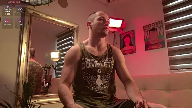 Snapshot of AxelFairchaild chatting on July 12, 11:22 am AxelFairchaild online show from July 12, 11:22 am
