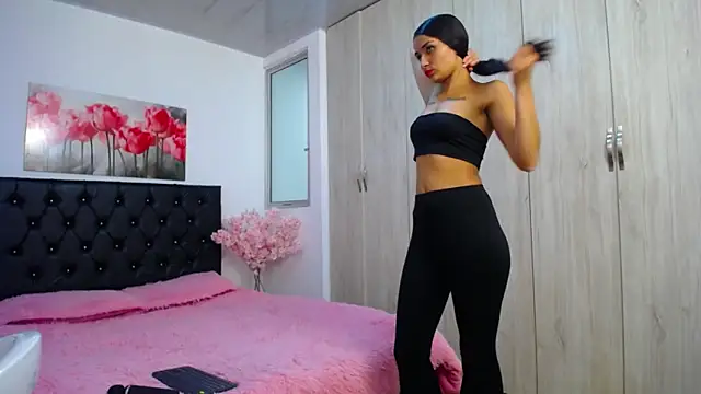 conni f00x online show from December 15, 7:31 pm