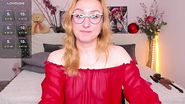 Snapshot of MadissonKiss chatting on October 2, 2:15 am MadissonKiss online show from October 2, 2:15 am