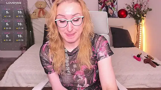 Snapshot of MadissonKiss chatting on October 15, 2:10 am MadissonKiss online show from October 15, 2:10 am