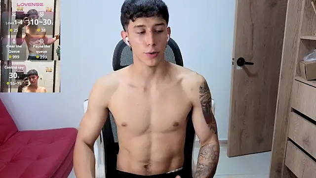 Cristopher23  online show from October 23, 10:19 pm