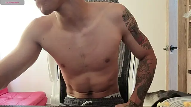 Cristopher23  online show from October 7, 1:23 pm