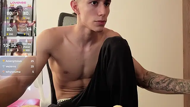 Cristopher23  online show from December 3, 1:43 pm