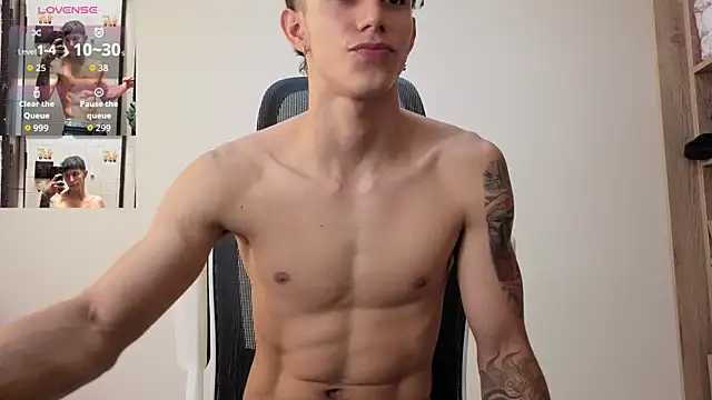 Cristopher23  online show from November 26, 6:08 pm