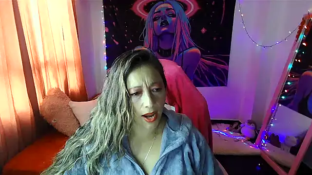 Melanyy 100 online show from April 8, 6:53 pm