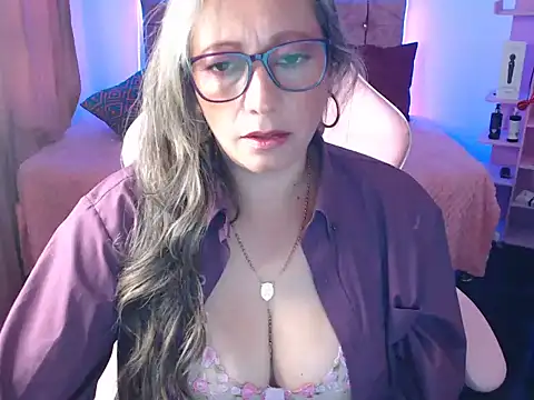 Snapshot of Melanyy_100 chatting on January 30, 10:51 pm Melanyy 100 online show from January 30, 10:51 pm