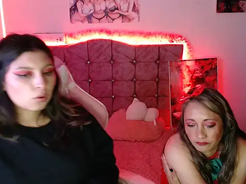 Snapshot of Melanyy_100 chatting on December 21, 1:15 am Melanyy 100 online show from December 21, 1:15 am