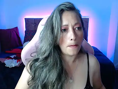 Snapshot of Melanyy_100 chatting on January 10, 3:07 am Melanyy 100 online show from January 10, 3:07 am