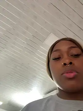 Snapshot of Lilybaudinx96 chatting on February 3, 1:05 pm Lilybaudinx96 online show from February 3, 1:05 pm