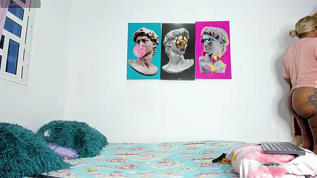 Lilybaudinx96 online show from December 19, 5:32 am