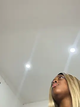 Lilybaudinx96 online show from March 6, 9:15 am