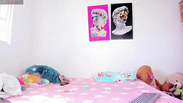 Lilybaudinx96 online show from November 1, 8:14 pm