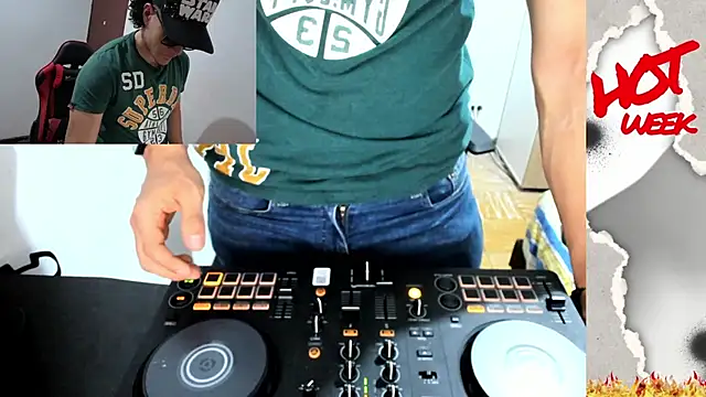 Snapshot of Calihotcaliente277 chatting on November 11, 10:10 am Calihotcaliente277 online show from November 11, 10:10 am