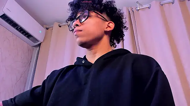 AkazaBoy  online show from March 19, 6:13 am