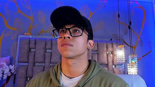 AkazaBoy  online show from December 2, 4:25 am