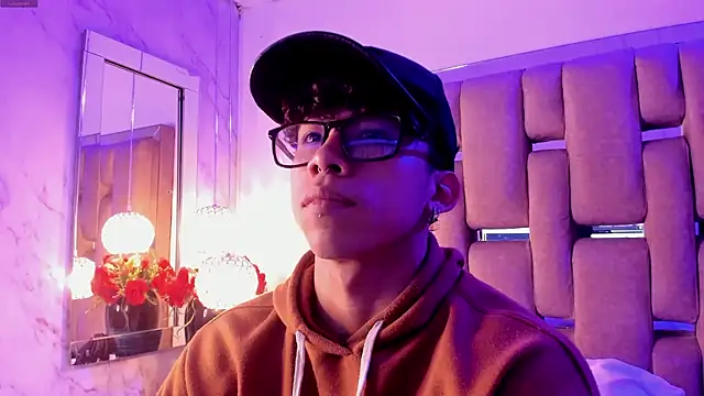 AkazaBoy  online show from December 20, 4:26 am