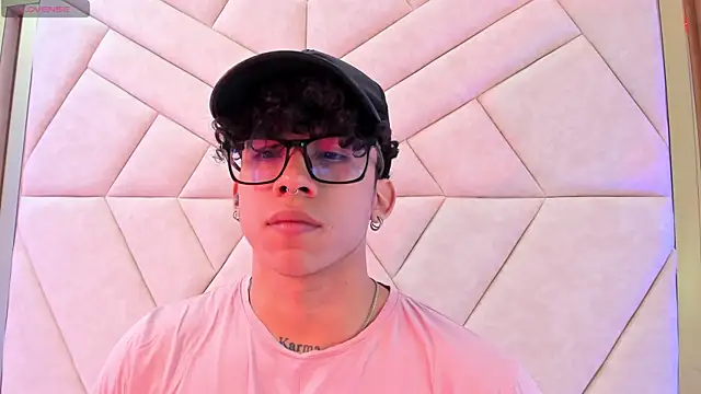 AkazaBoy  online show from November 17, 4:27 am