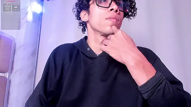 AkazaBoy  online show from June 11, 8:17 pm