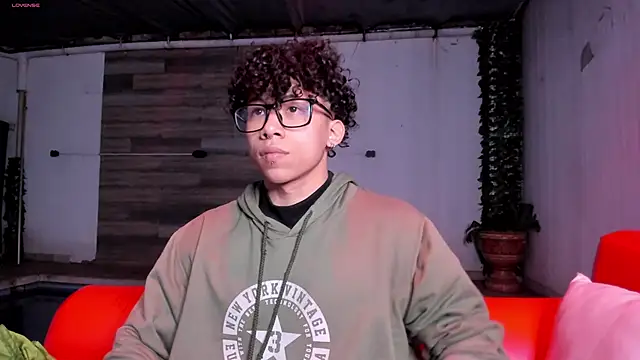 AkazaBoy  online show from March 15, 5:25 am