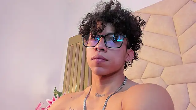 AkazaBoy  online show from March 29, 6:04 am