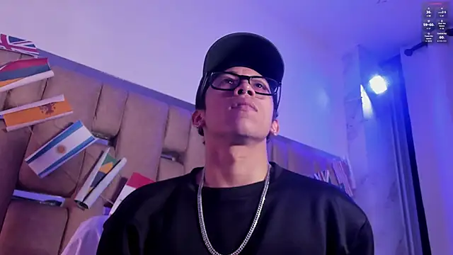 AkazaBoy  online show from June 14, 8:21 pm