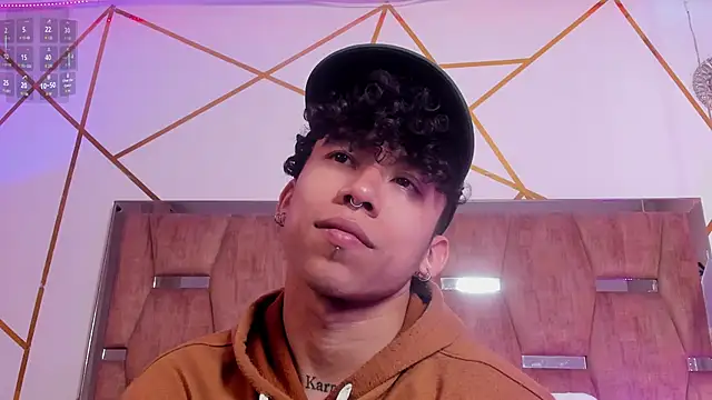 AkazaBoy  online show from April 13, 5:00 am