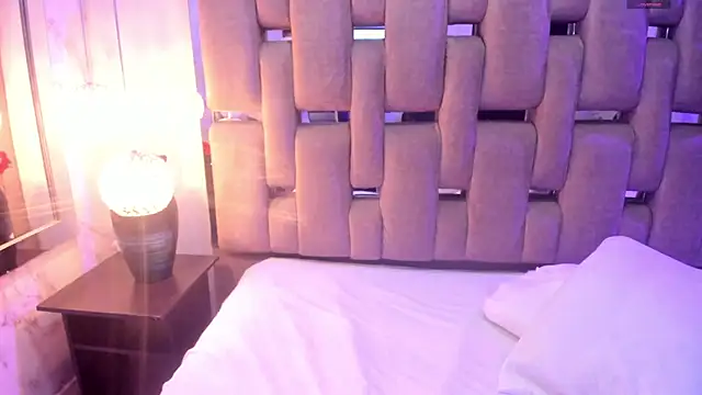 AkazaBoy  online show from November 15, 8:35 pm