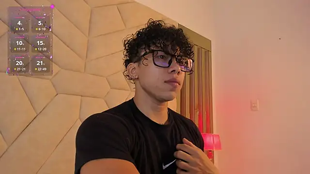 AkazaBoy  online show from November 6, 4:49 am