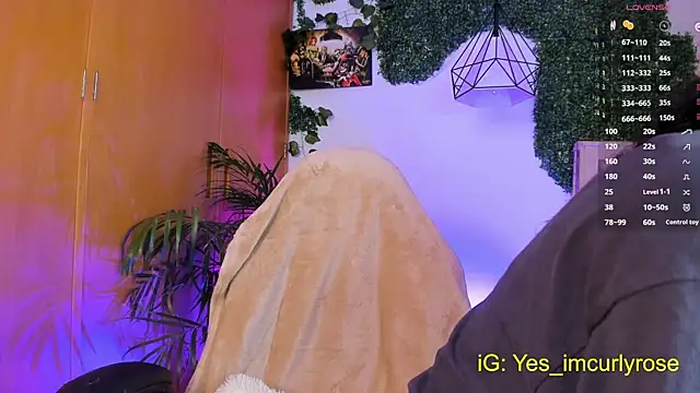 CurlyRose   online show from September 18, 9:51 pm