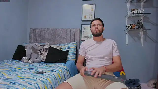 ETHAN ADAM online show from March 30, 8:54 pm