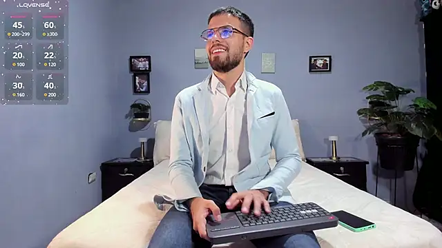 ETHAN ADAM online show from February 10, 10:40 pm