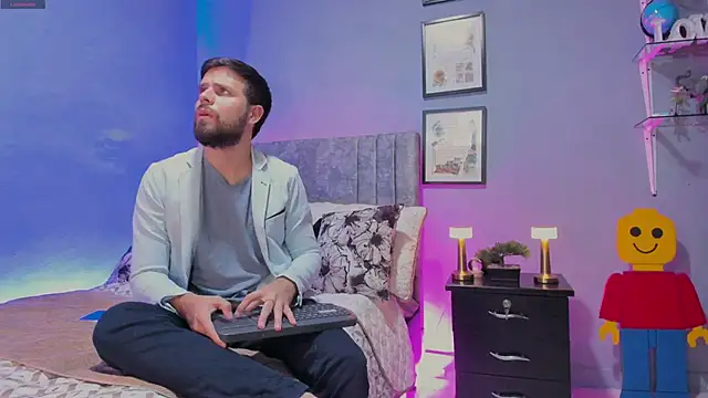 ETHAN ADAM online show from April 10, 6:26 pm