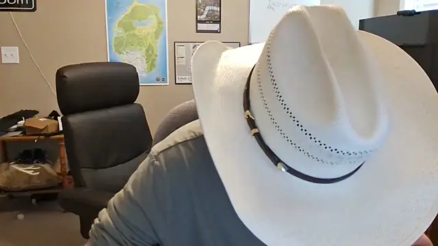 silverfish325 online show from February 6, 8:05 pm