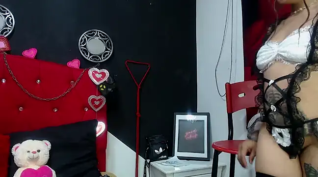 Snapshot of ScarletFoxXXX chatting on February 26, 8:36 pm ScarletFoxXXX online show from February 26, 8:36 pm