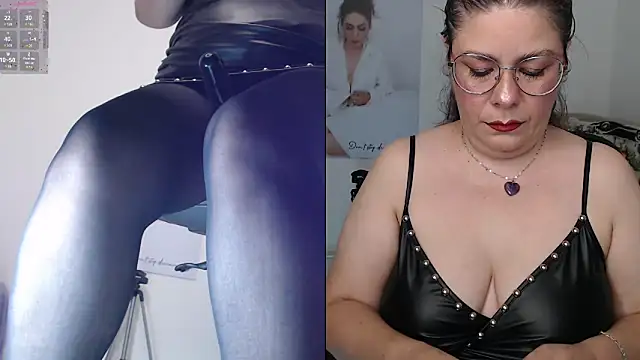 Snapshot of Serenay_ chatting on December 6, 9:07 pm Serenay online show from December 6, 9:07 pm