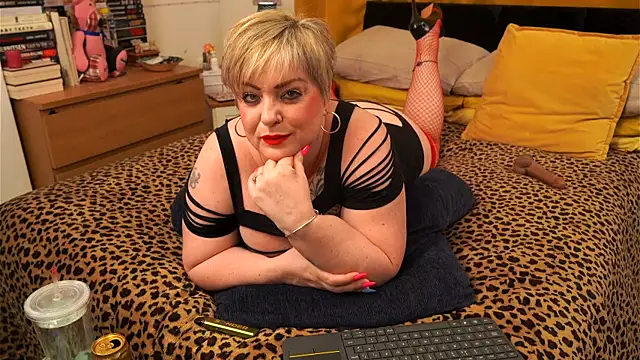 xXMiss BLK online show from June 13, 8:07 pm