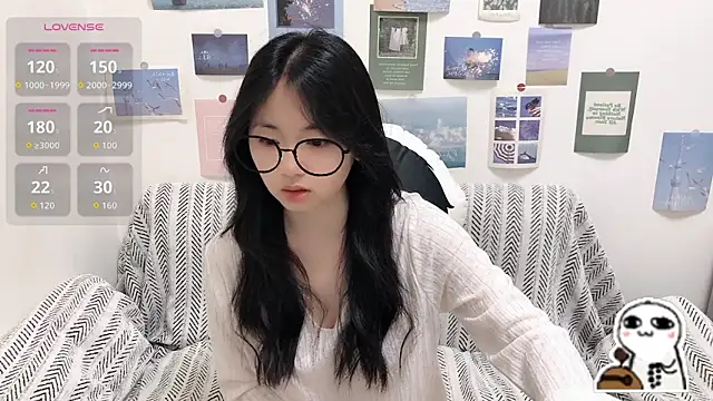 Snapshot of LiLiYbaby chatting on June 11, 6:43 am LiLiYbaby online show from June 11, 6:43 am